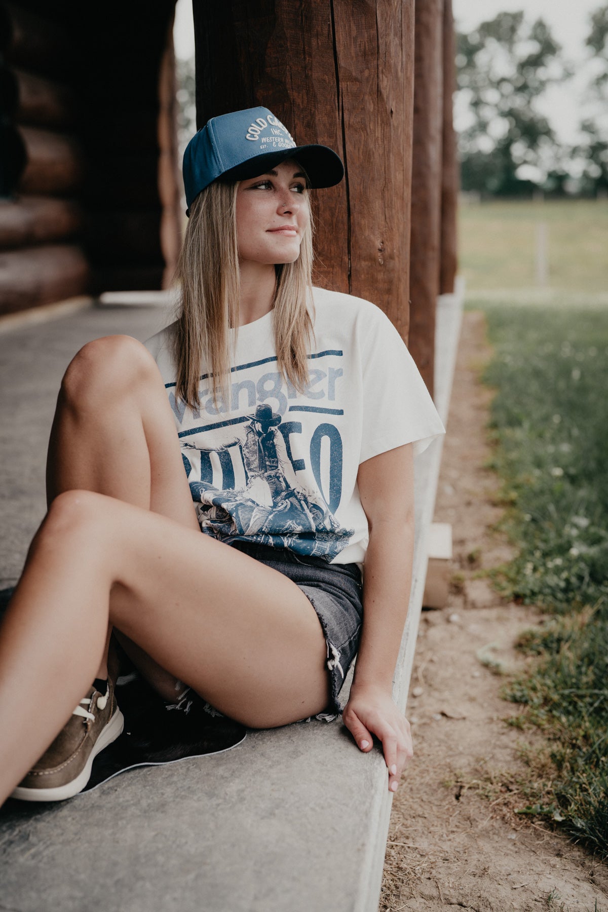 'Rodeo Blues' Womans Wrangler White/Blue Tshirt