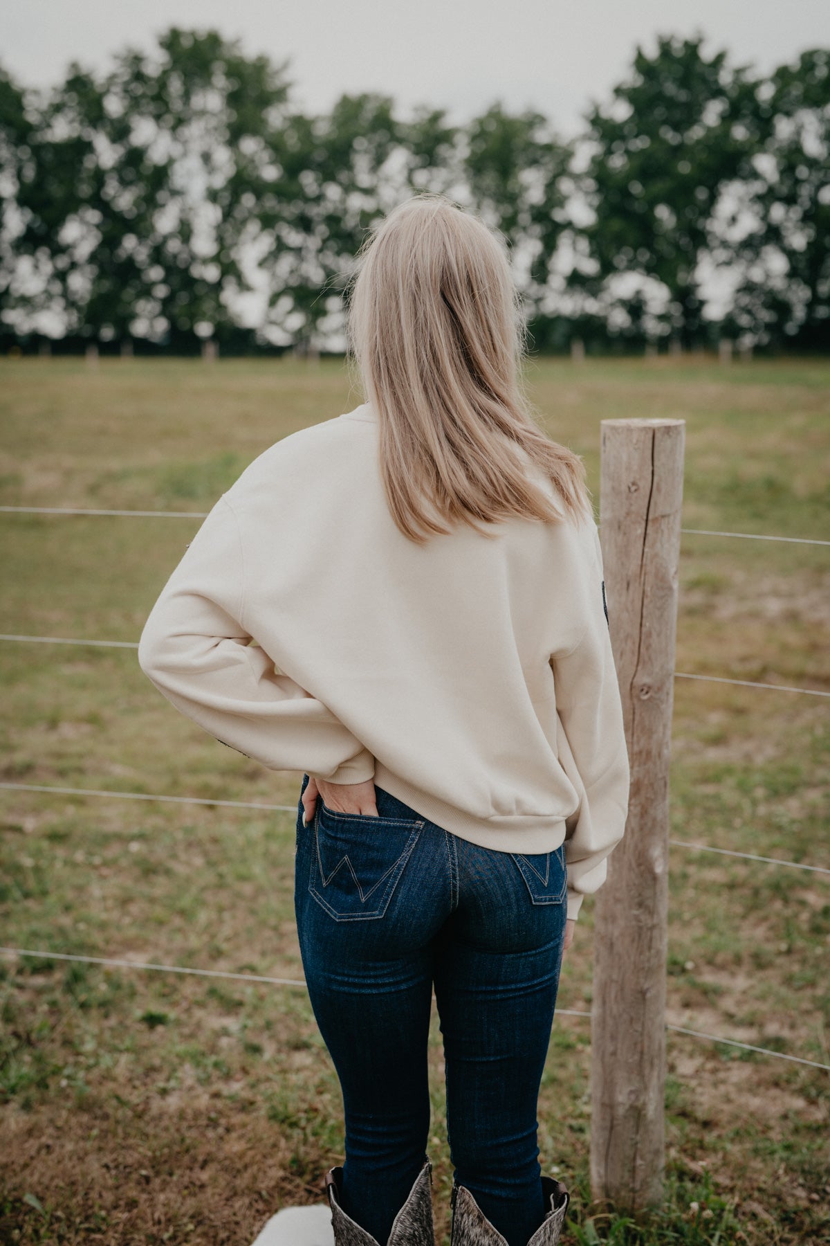 'Horseshoe Honey' Women's Wrangler Ivory Crewneck