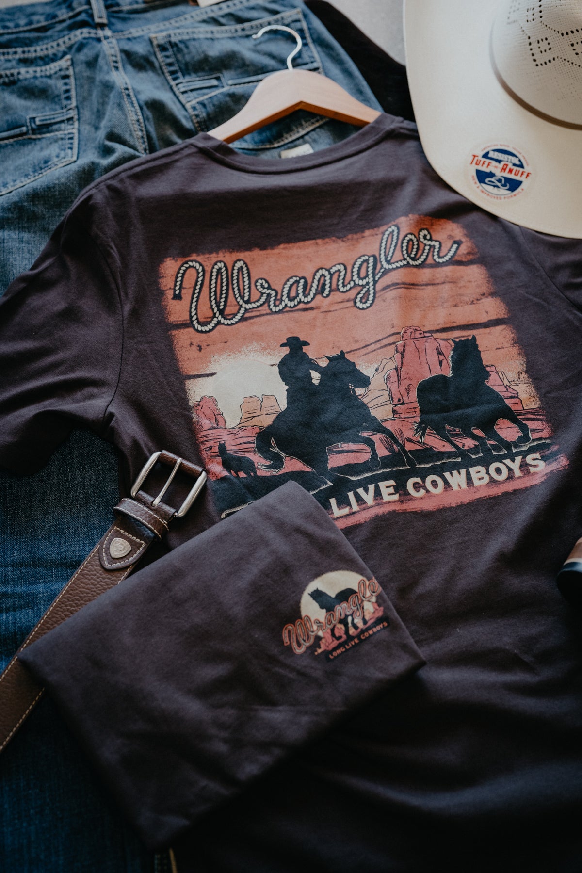 'Desert Cowboys' Men's Brown Wrangler Long Live Cowboys T-Shirt (S-XXL)