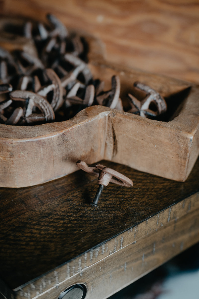Cast Iron Horseshoe Draw Pulls (Sold in Singles)