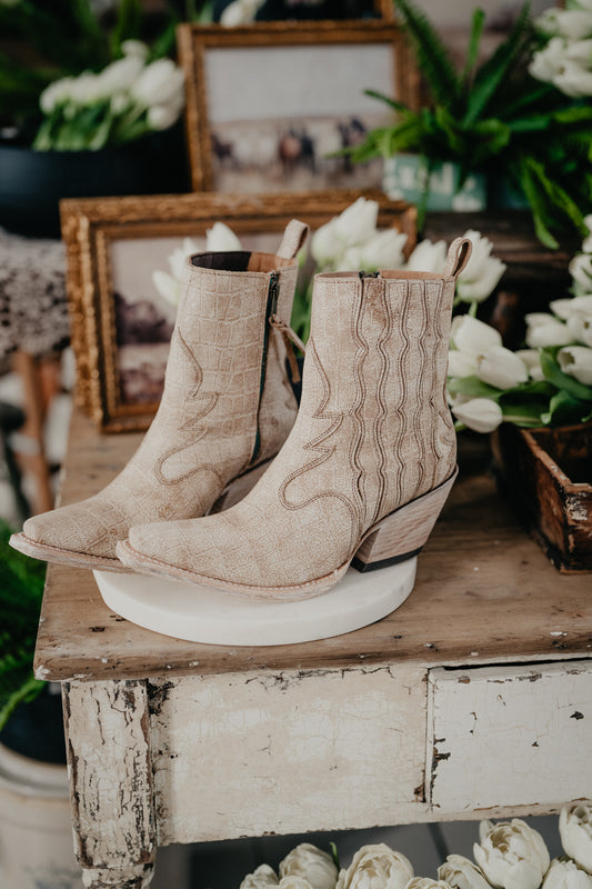 'Jade' Women's Distressed Crema Croc Print (Sizes 6-10)