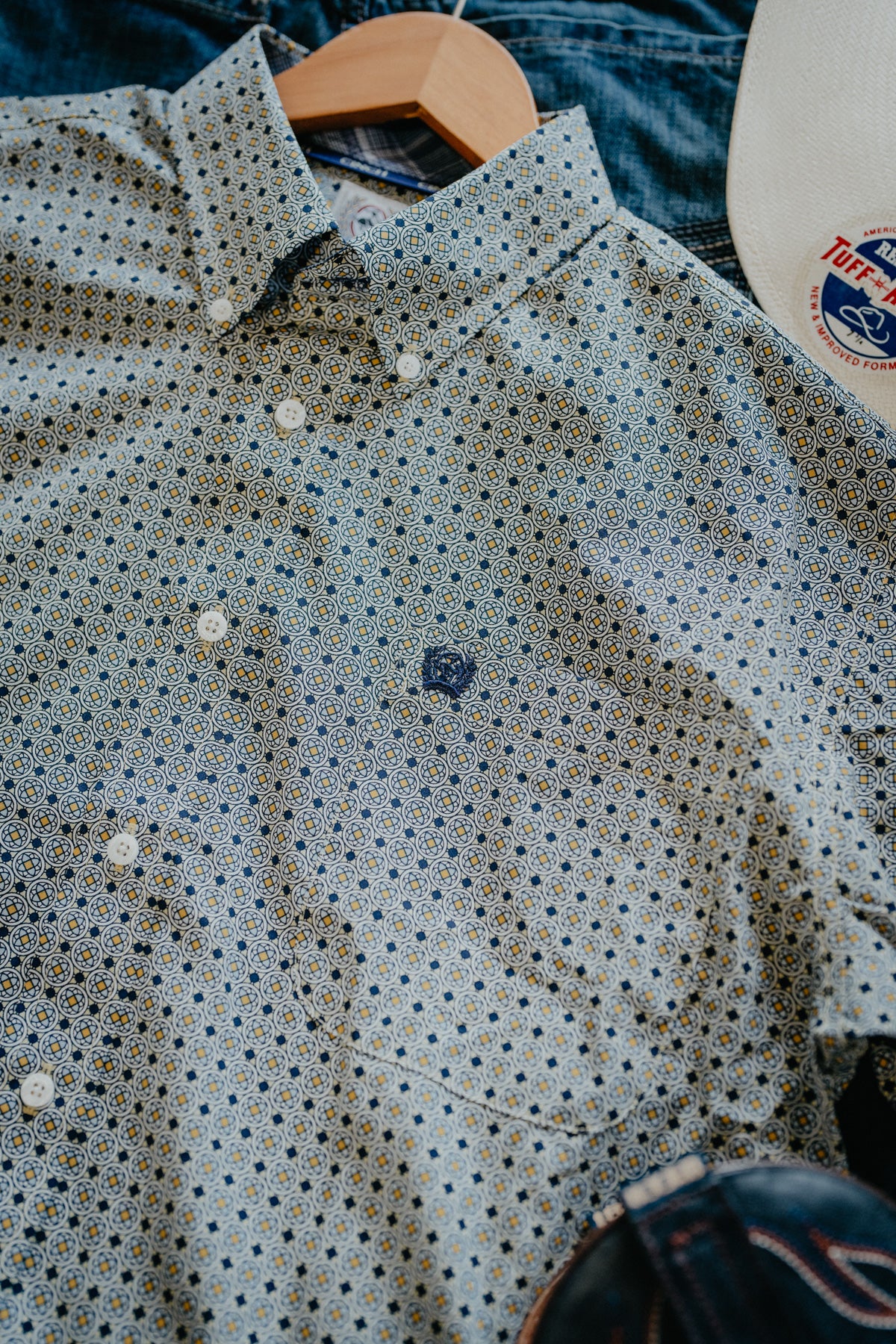 'Levi' Men's Printed Classic CINCH Button Down (S-XXL)