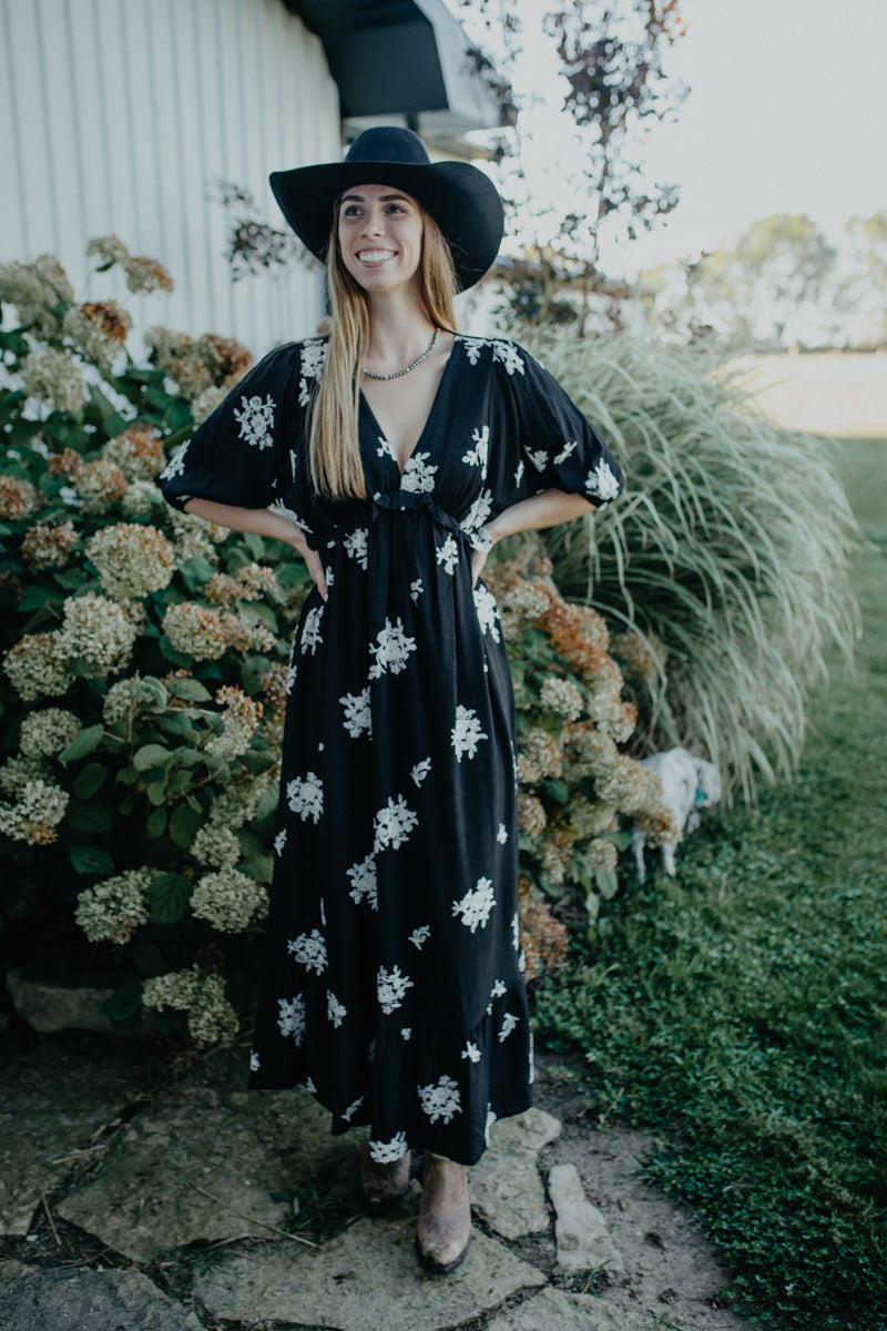 'Bianca' Vintage Floral Embroidered Maxi Dress (S-L/ Two Colours)