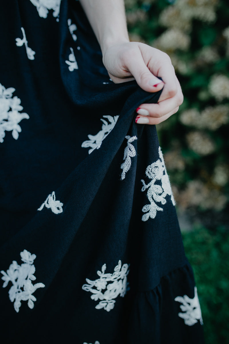 'Bianca' Vintage Floral Embroidered Maxi Dress (S-L/ Two Colours)