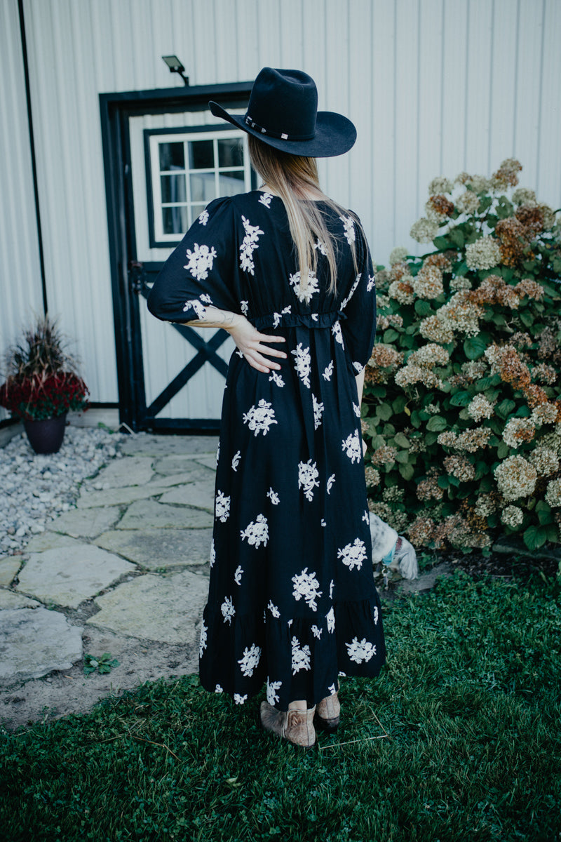 'Bianca' Vintage Floral Embroidered Maxi Dress (S-L/ Two Colours)