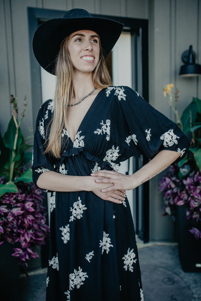 'Bianca' Vintage Floral Embroidered Maxi Dress (S-L/ Two Colours)