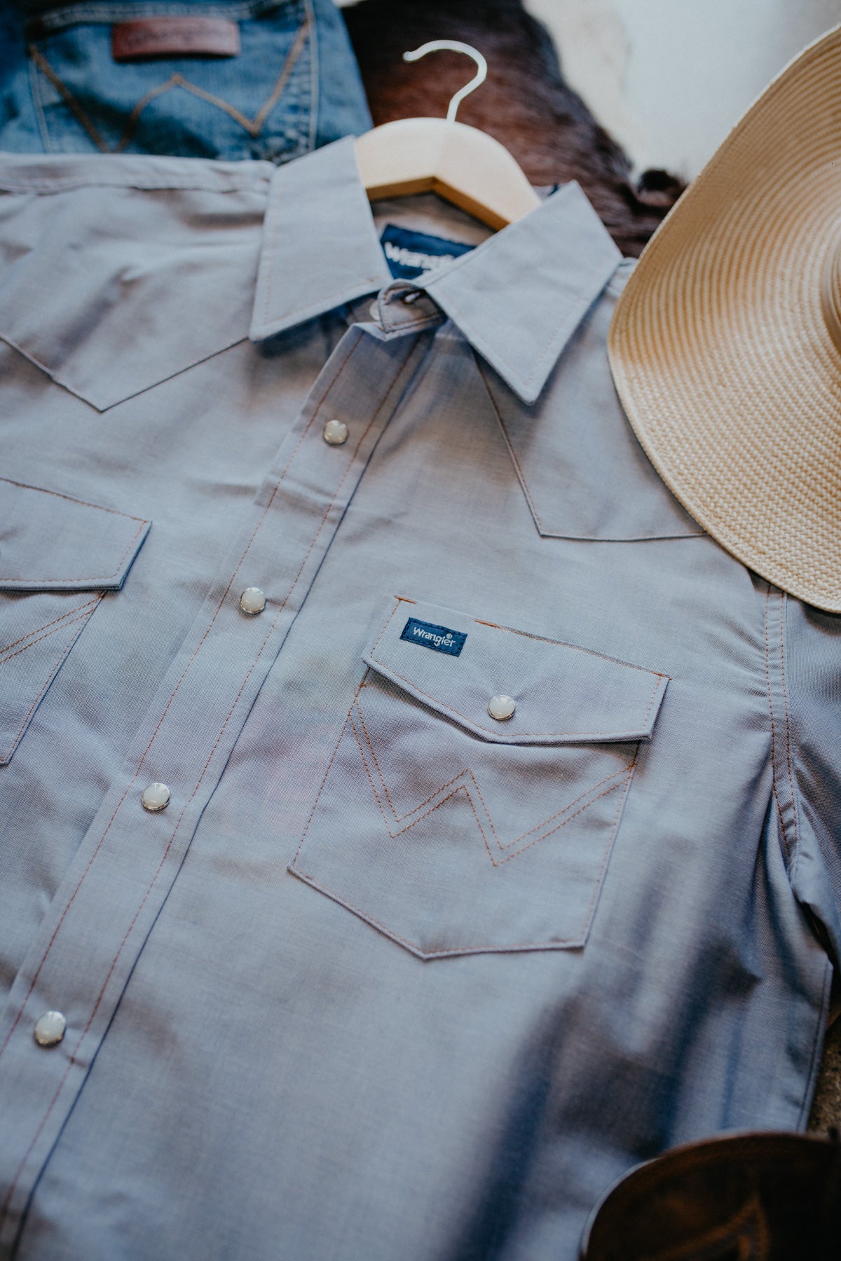 'Kenny' Men's Wrangler Chambray Short Sleeve Pearl Snap (S-XXL)