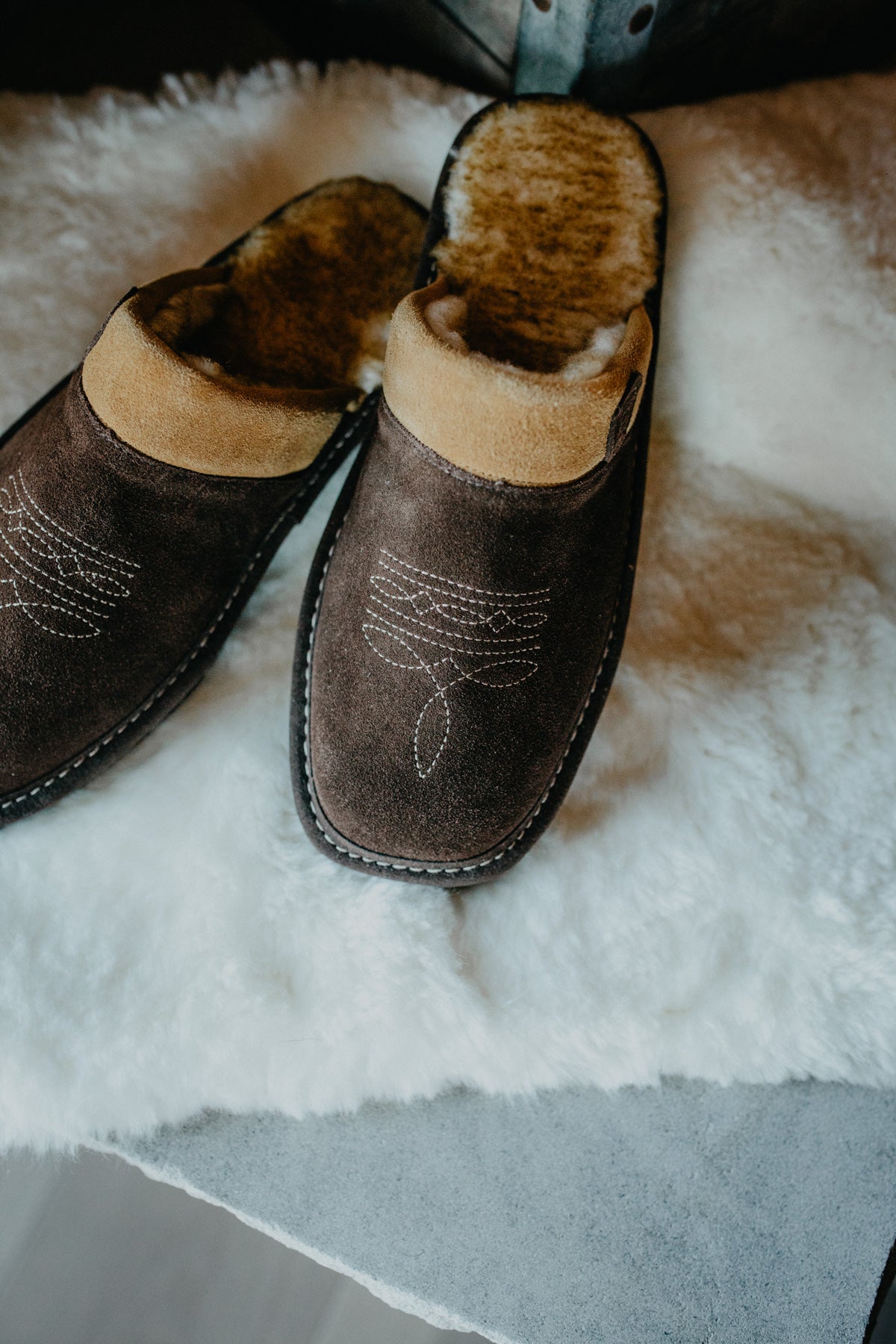 Men's Ariat Chocolate Square Toe Slippers (Sizes 7-13)