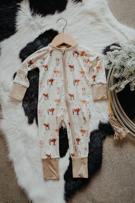 'Longhorn Cows' Zip Pajamas (Sizes 0-3M to 18-24)