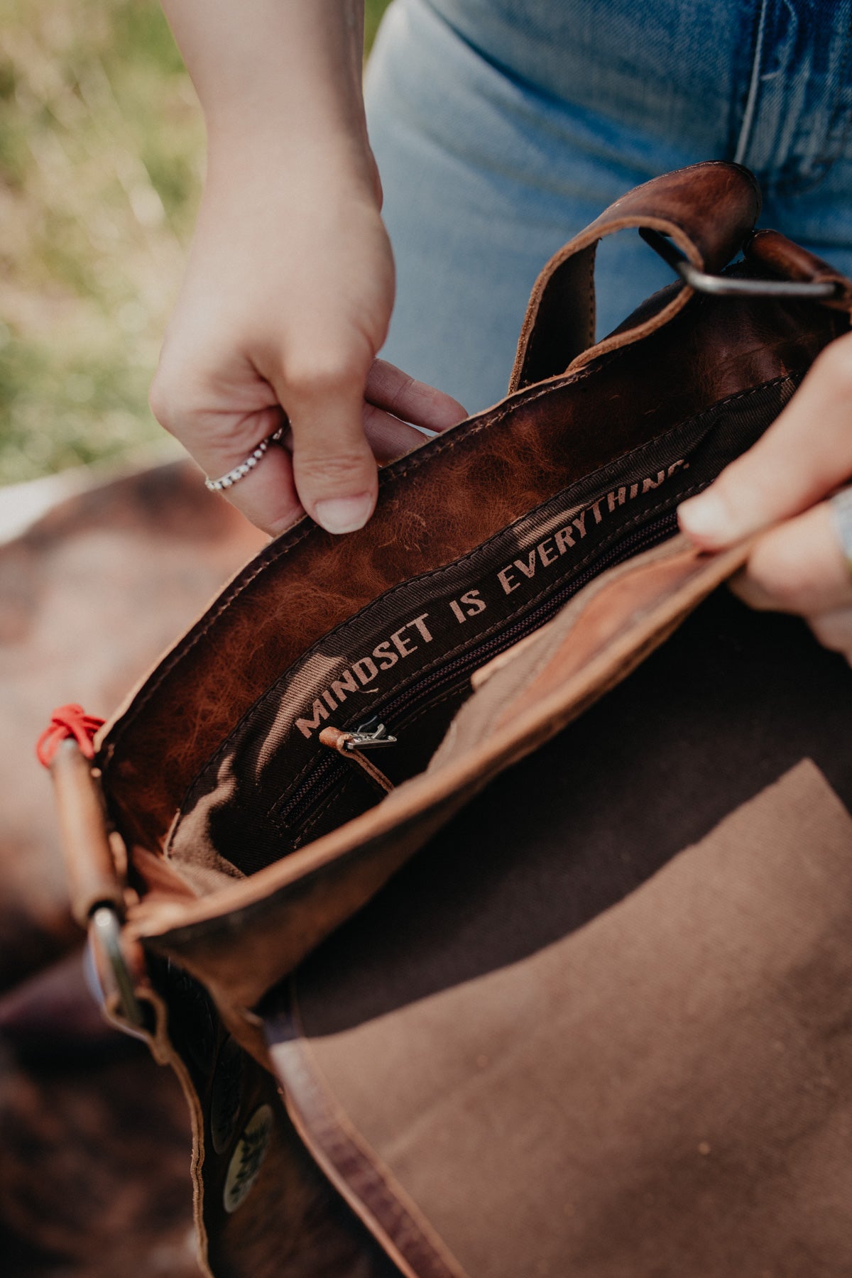 Vaquero Concho Della Crossbody Cowhide STS33895