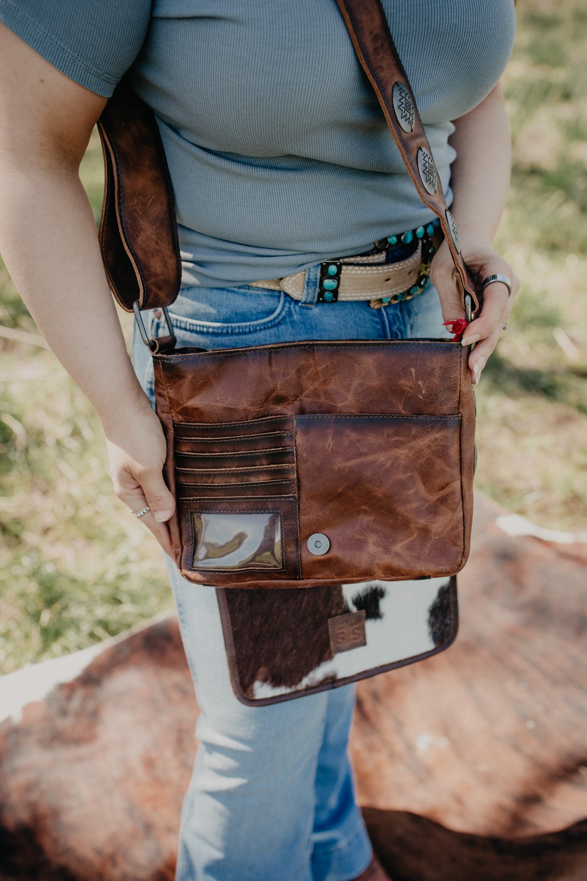 Vaquero Concho Della Crossbody Cowhide STS33895