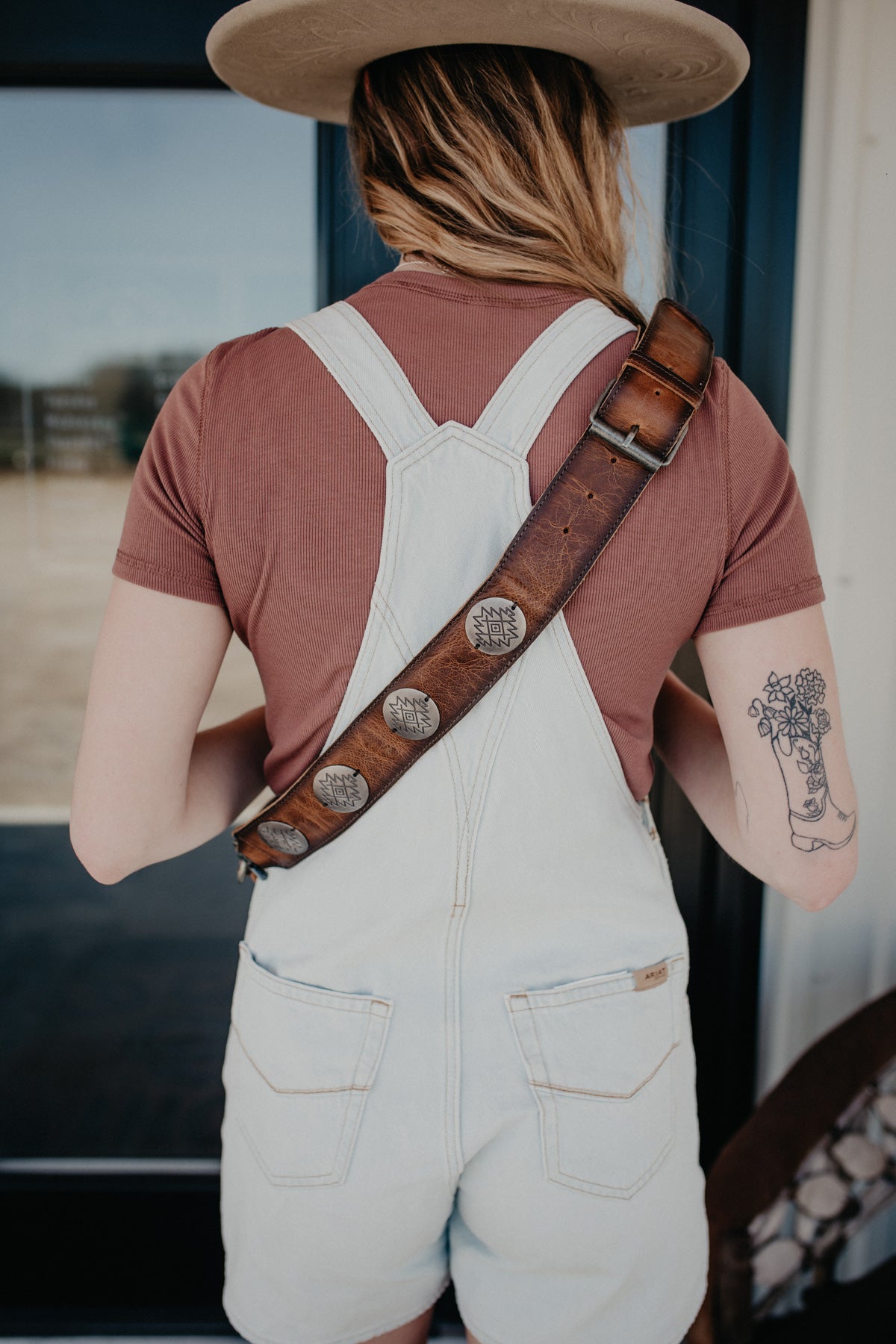 Vaquero Concho Sachi Sling Cowhide STS33892