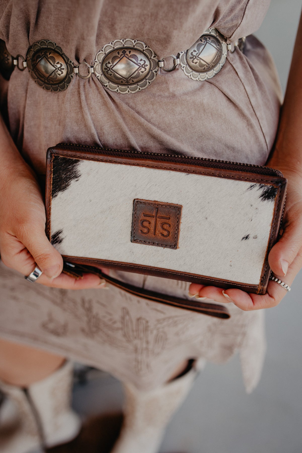 Vaquero Concho Cowhide Bifold Wallet STS64308