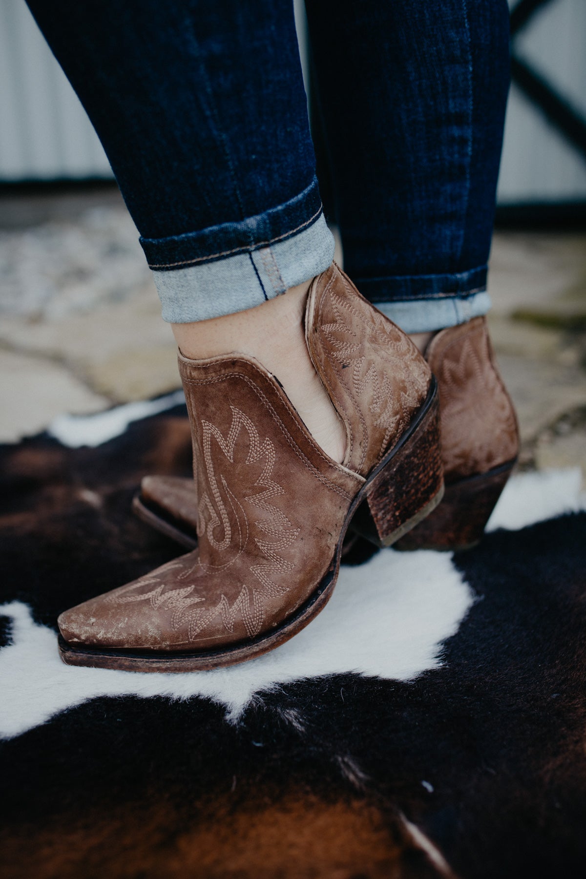 Ariat Dixon Ankle Bootie -Naturally Distressed Brown