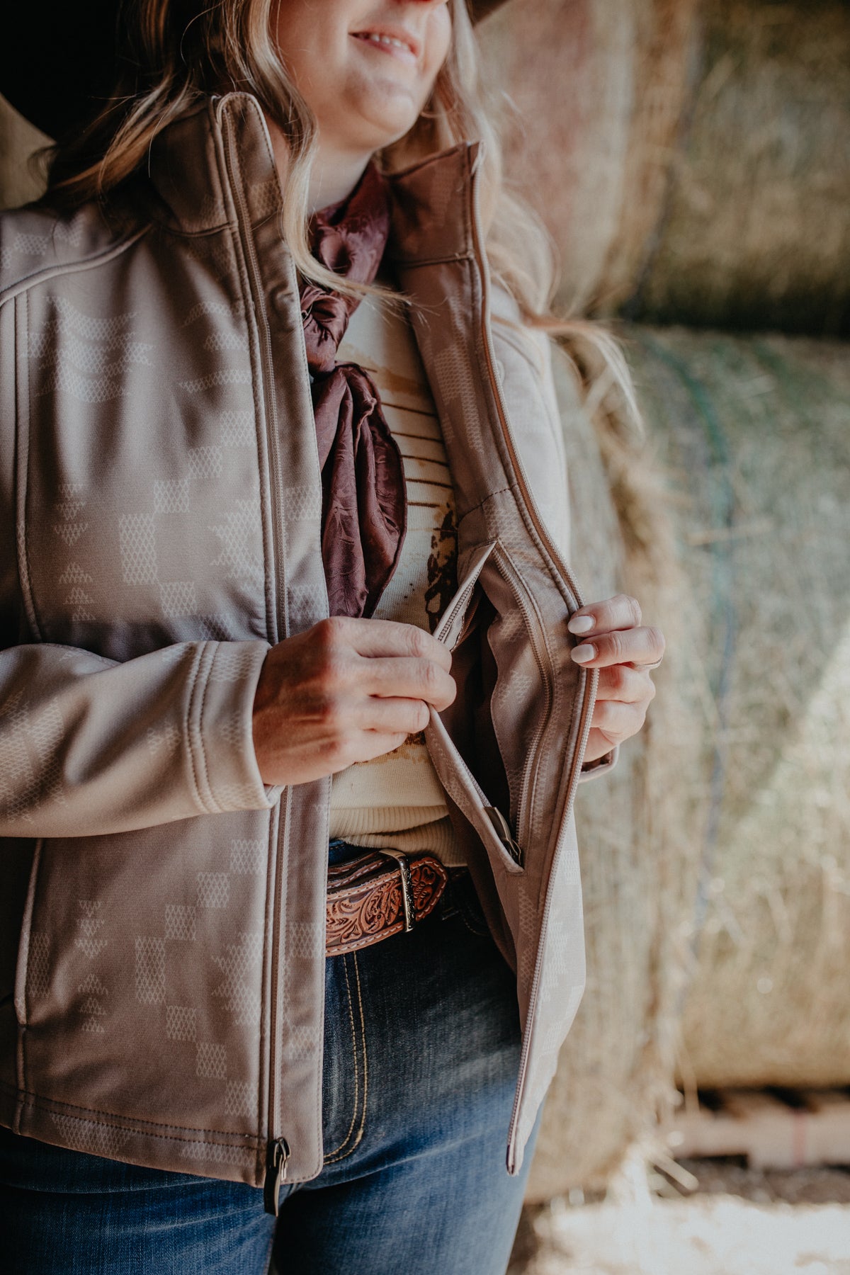 'Oakley' Ariat Logo Softshell Jacket (XS-XXL)