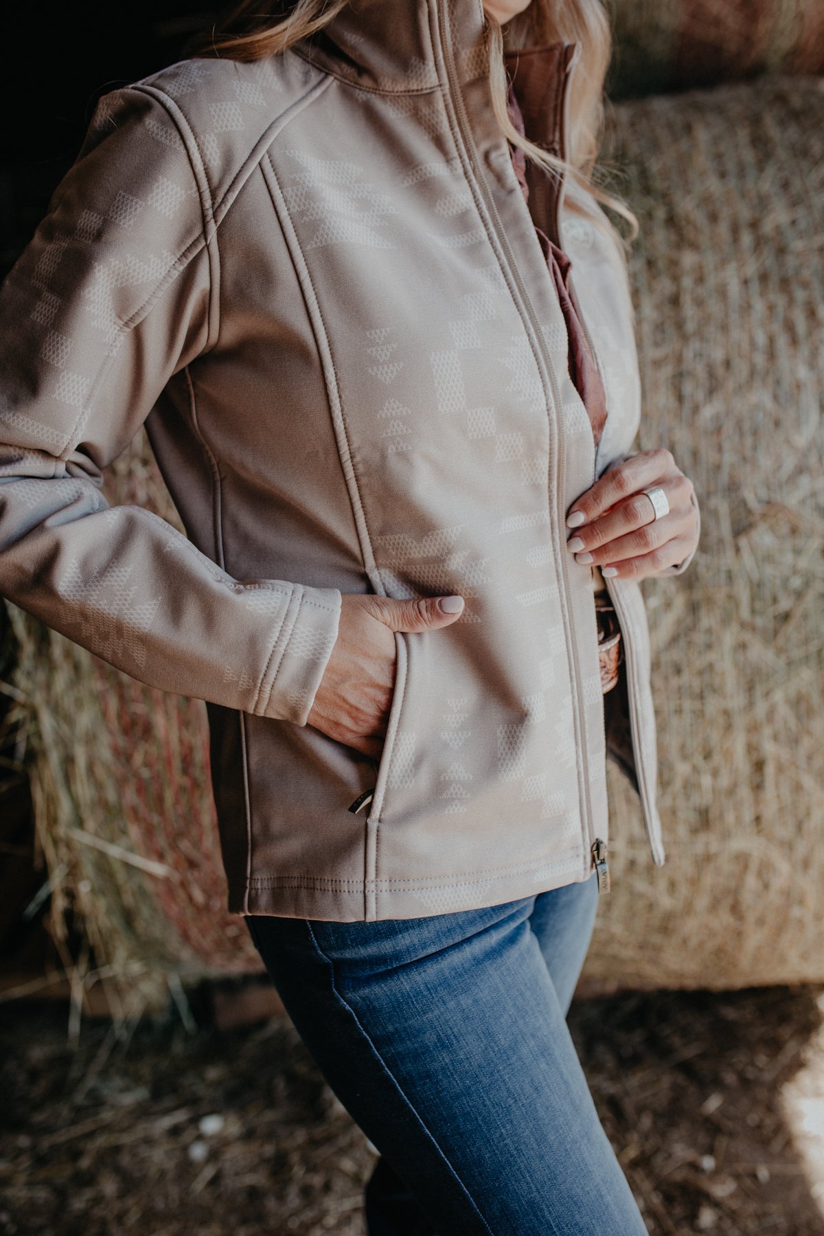 'Oakley' Ariat Logo Softshell Jacket (XS-XXL)