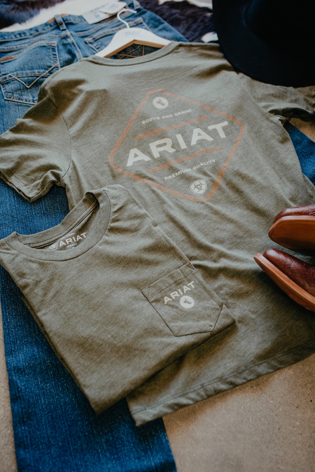 "Roped Diamond" Ariat Men's Graphic T-Shirt Military Heather (S-XXL)