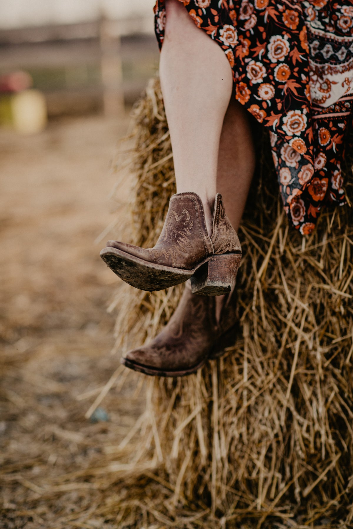 Ariat Dixon Ankle Bootie -Naturally Distressed Brown