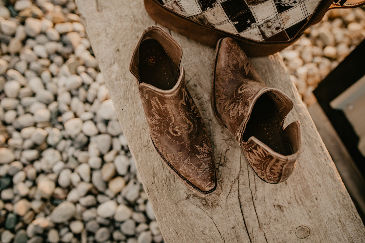 Ariat Dixon Ankle Bootie -Naturally Distressed Brown
