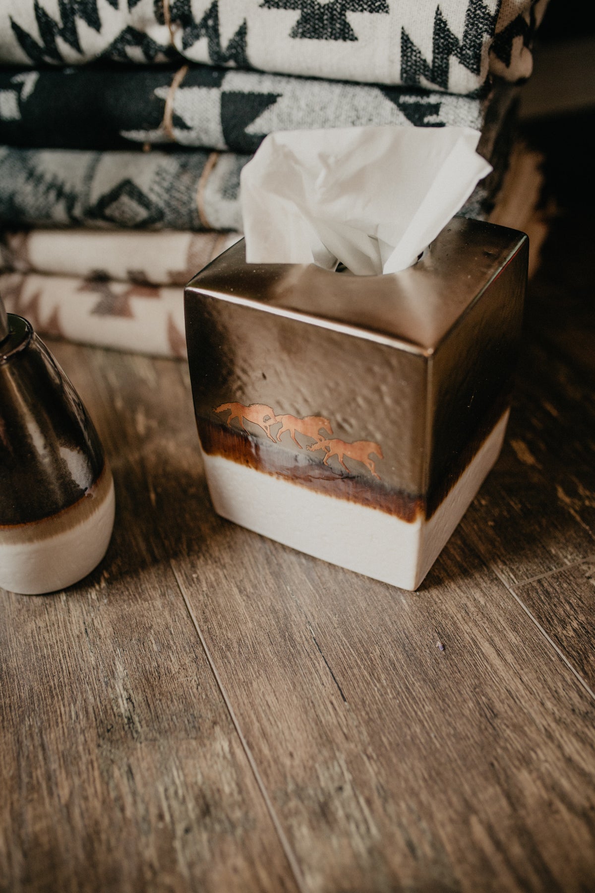 'Remunda' Ceramic Tissue Box Cover